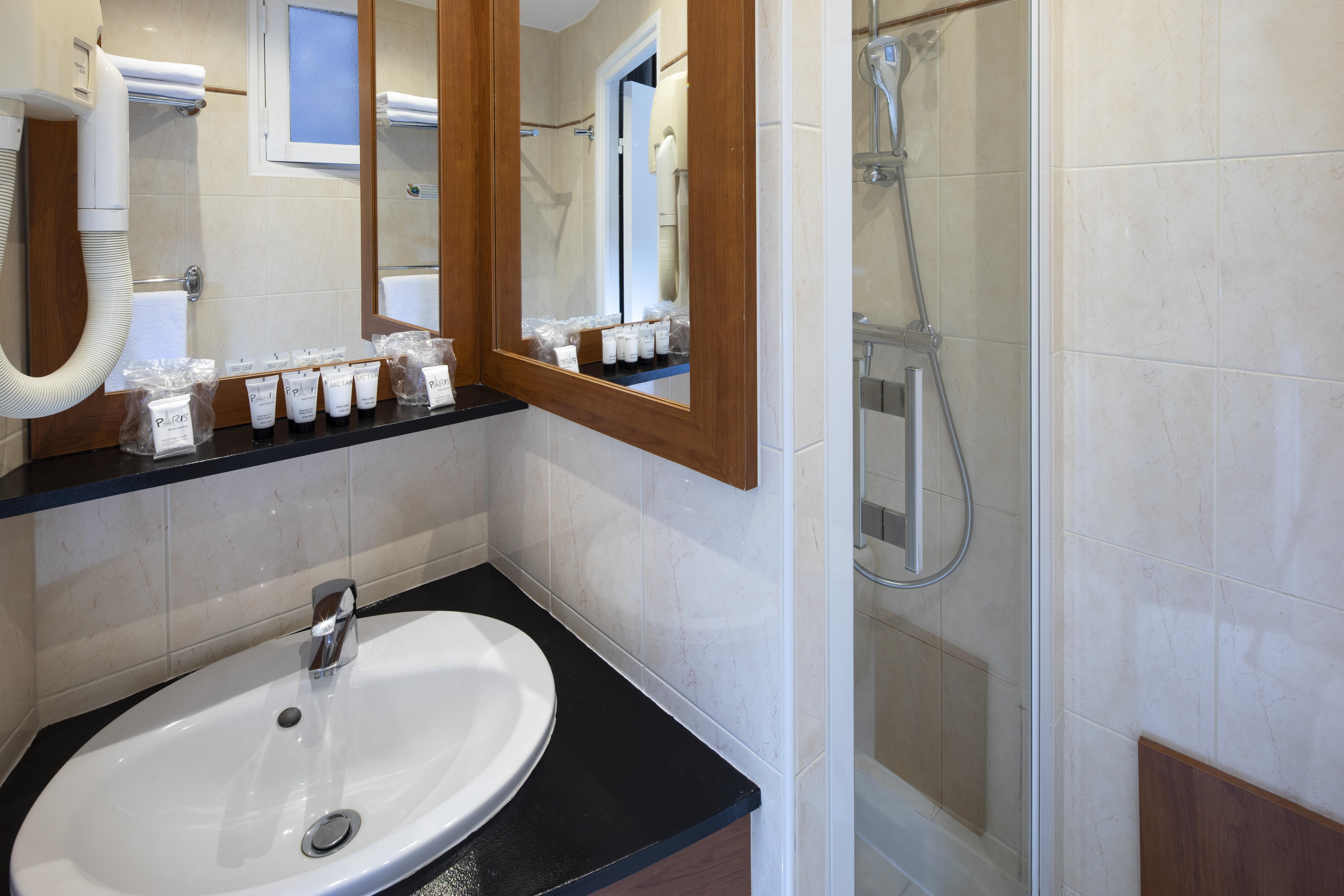 Hotel De Geneve Париж Екстериор снимка