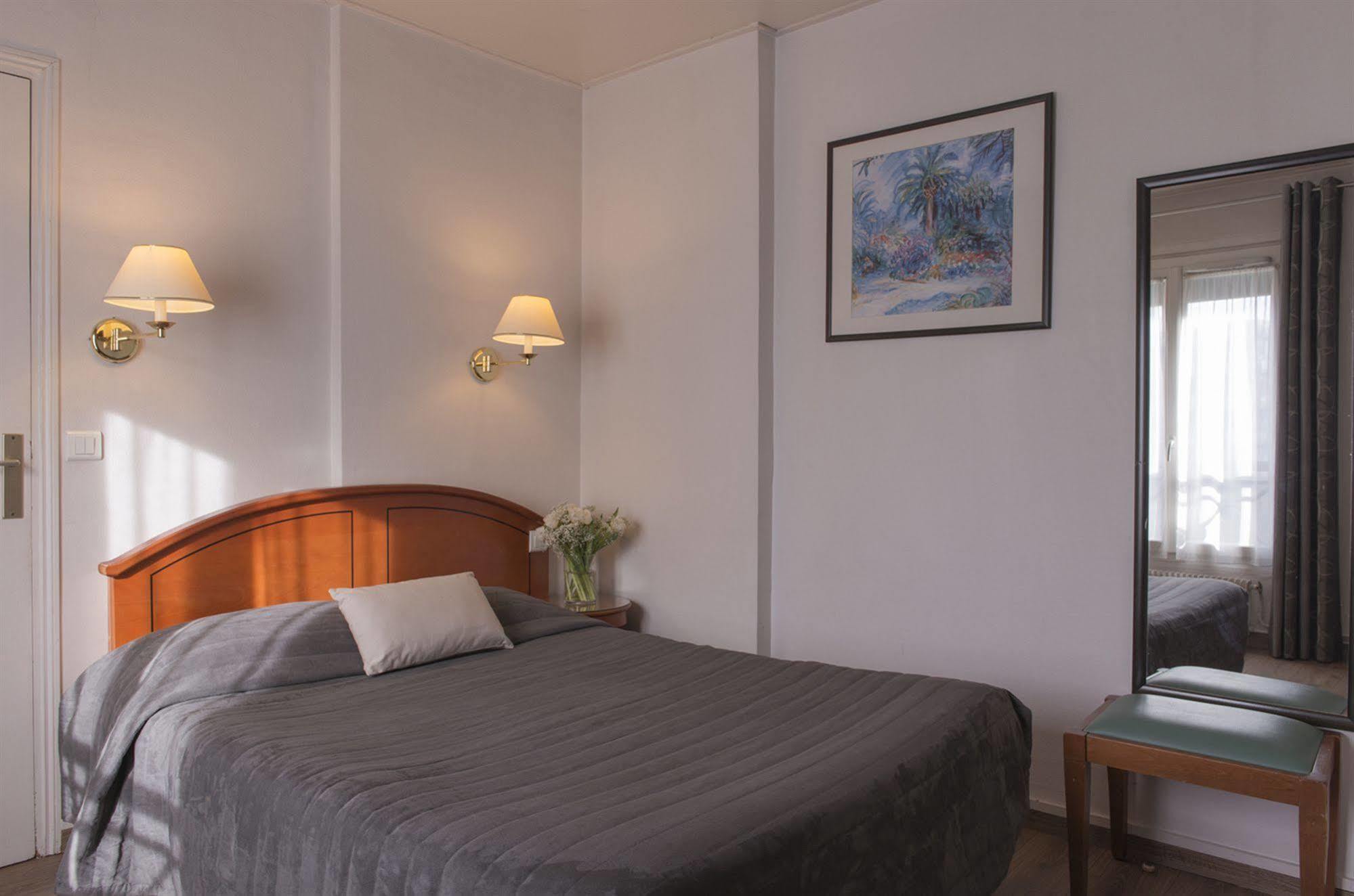 Hotel De Geneve Париж Екстериор снимка